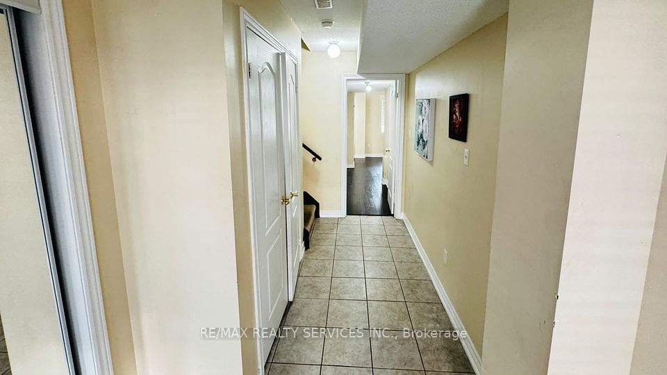 12 Urbana Road, Brampton, ON L6Y 0R6 3