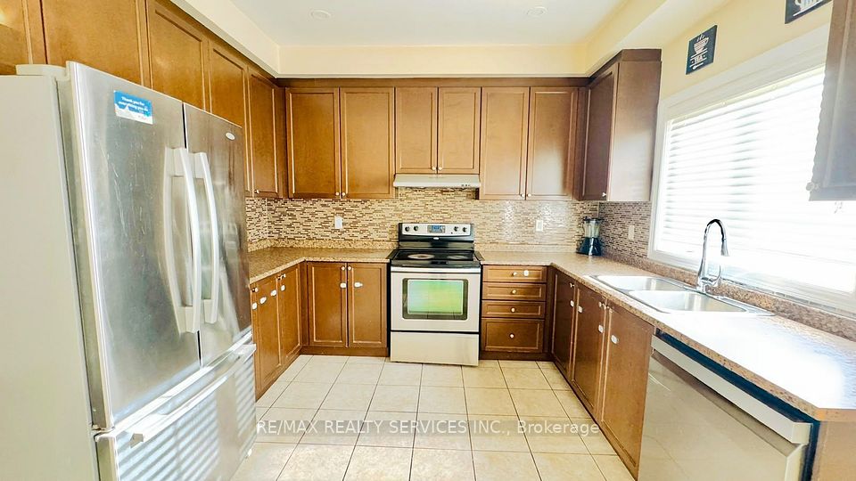12 Urbana Road, Brampton, ON L6Y 0R6 15