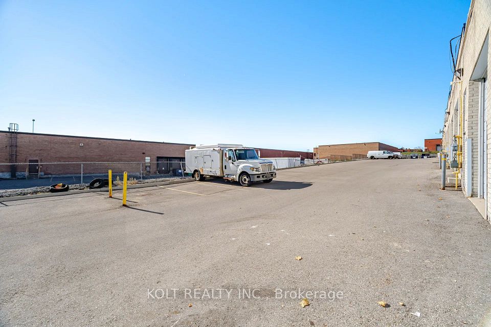 145 Traders Boulevard E Unit 31, Mississauga, ON L4Z 3L3 9