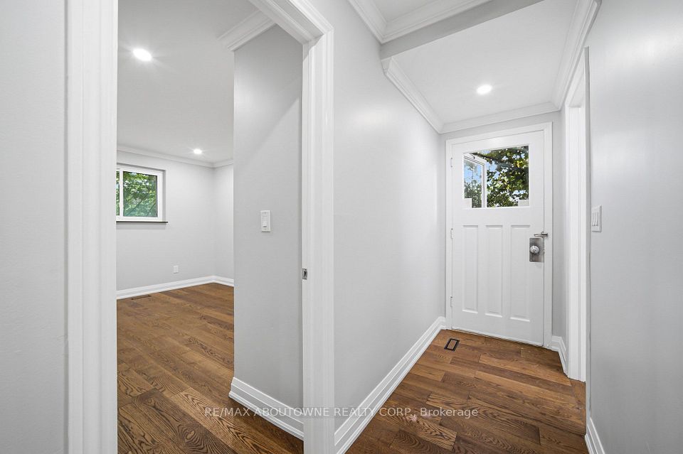 2144 Rebecca Street, Oakville, ON L6L 2A5 23