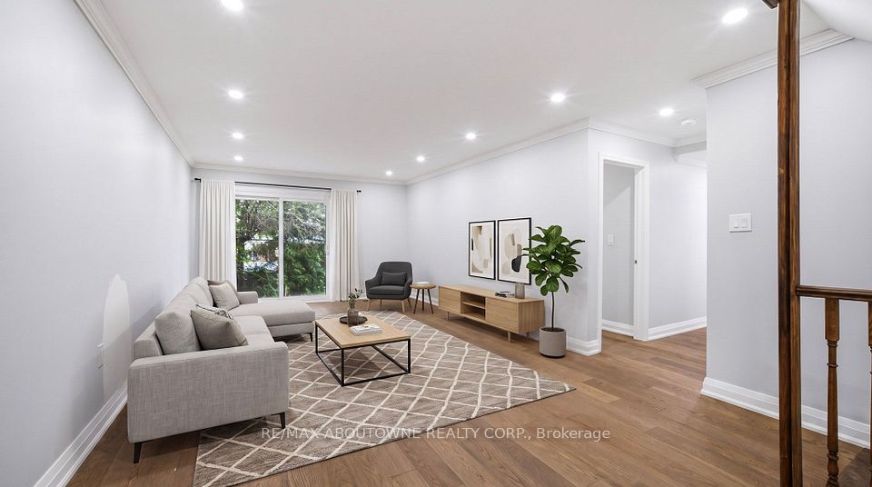 2144 Rebecca Street, Oakville, ON L6L 2A5 22