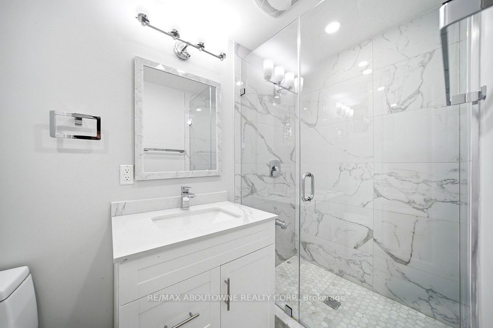 2144 Rebecca Street, Oakville, ON L6L 2A5 21