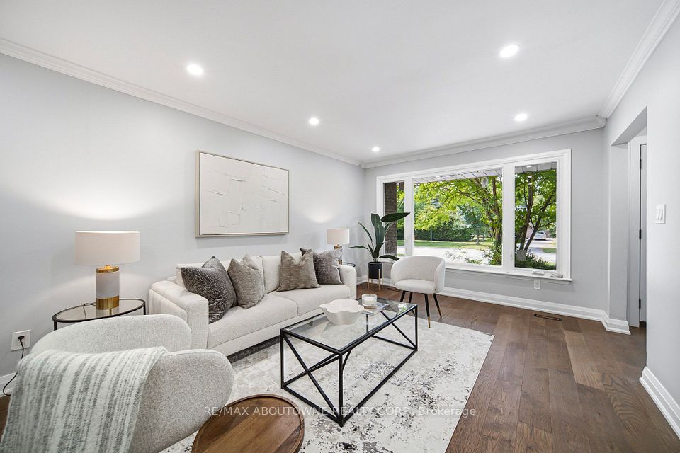 2144 Rebecca Street, Oakville, ON L6L 2A5 6
