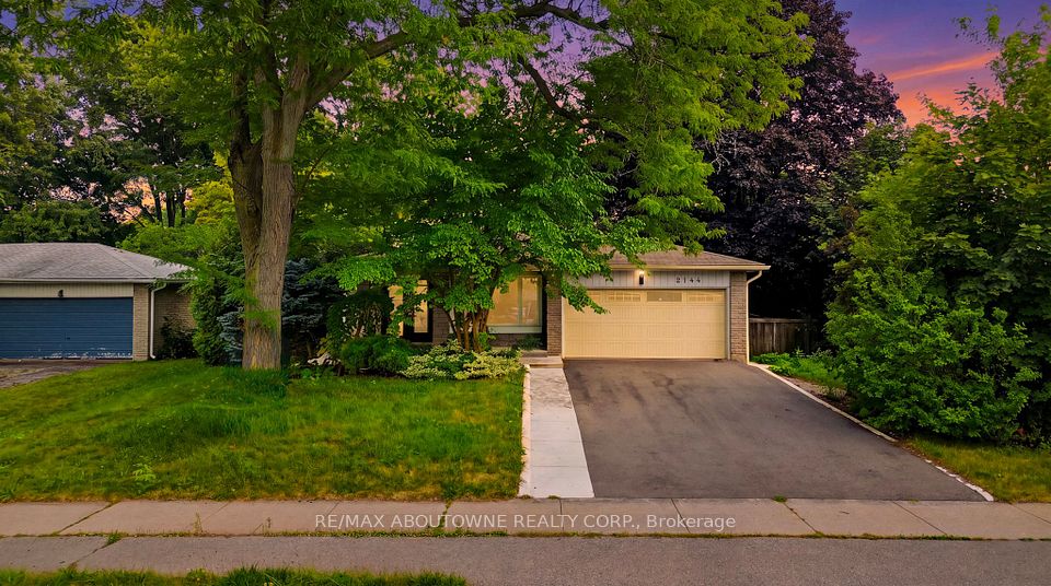 2144 Rebecca Street, Oakville, ON L6L 2A5 2