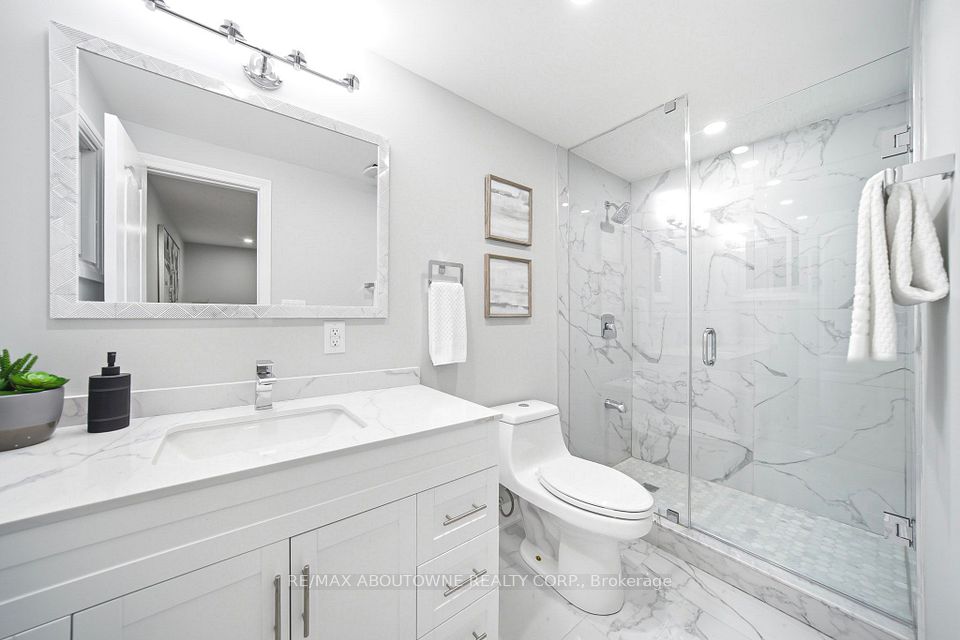 2144 Rebecca Street, Oakville, ON L6L 2A5 25