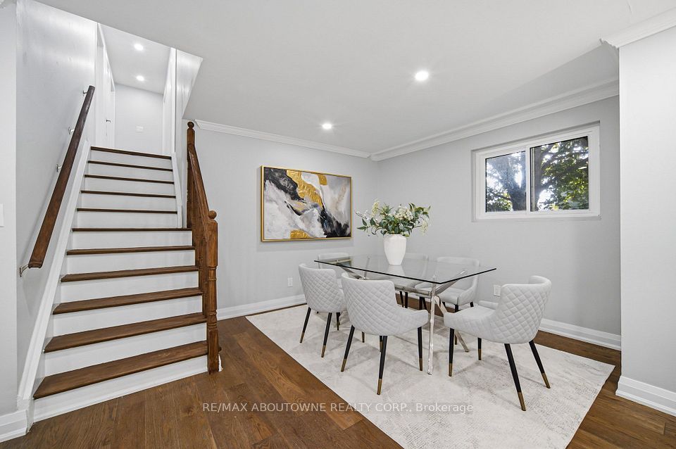 2144 Rebecca Street, Oakville, ON L6L 2A5 9