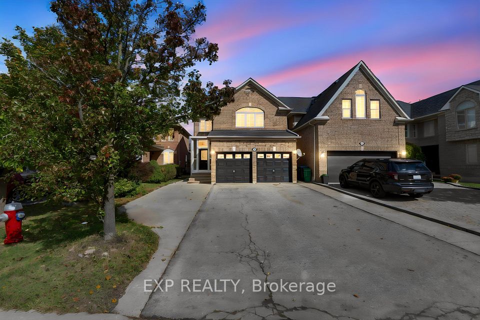 Detached at 7283 Bread Fruit Lane, Mississauga, ON L5N 8H6
