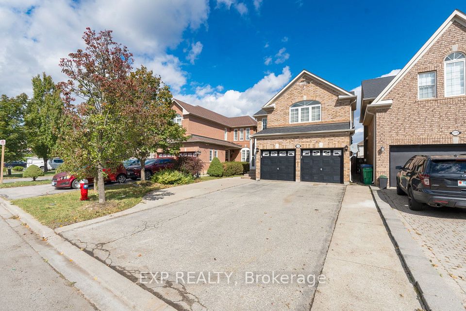 7283 Bread Fruit Lane, Mississauga, ON L5N 8H6 2