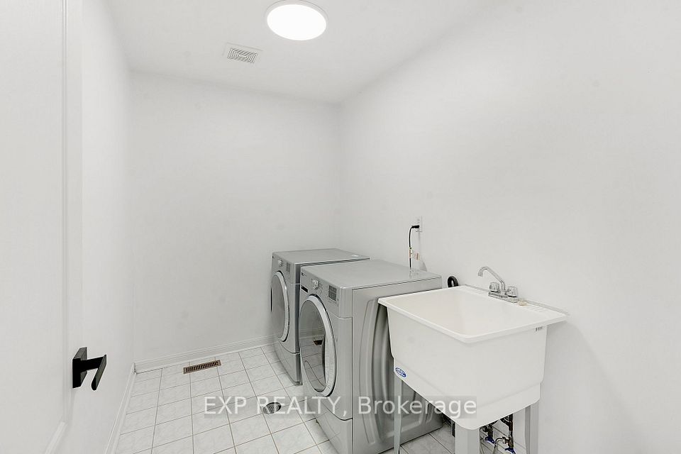 7283 Bread Fruit Lane, Mississauga, ON L5N 8H6 25