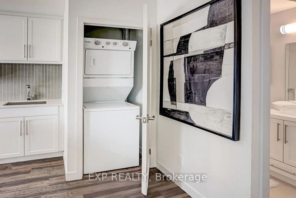 2087 Fairview Street 1007, Burlington, ON L7R 0E5 7