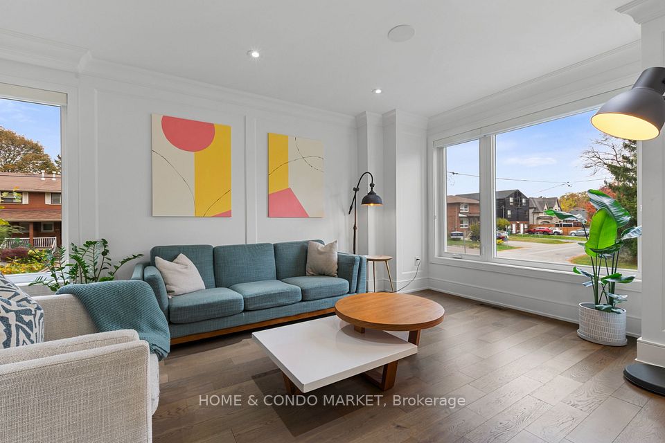 90 Gort Avenue, Toronto, ON M8W 1X4 7