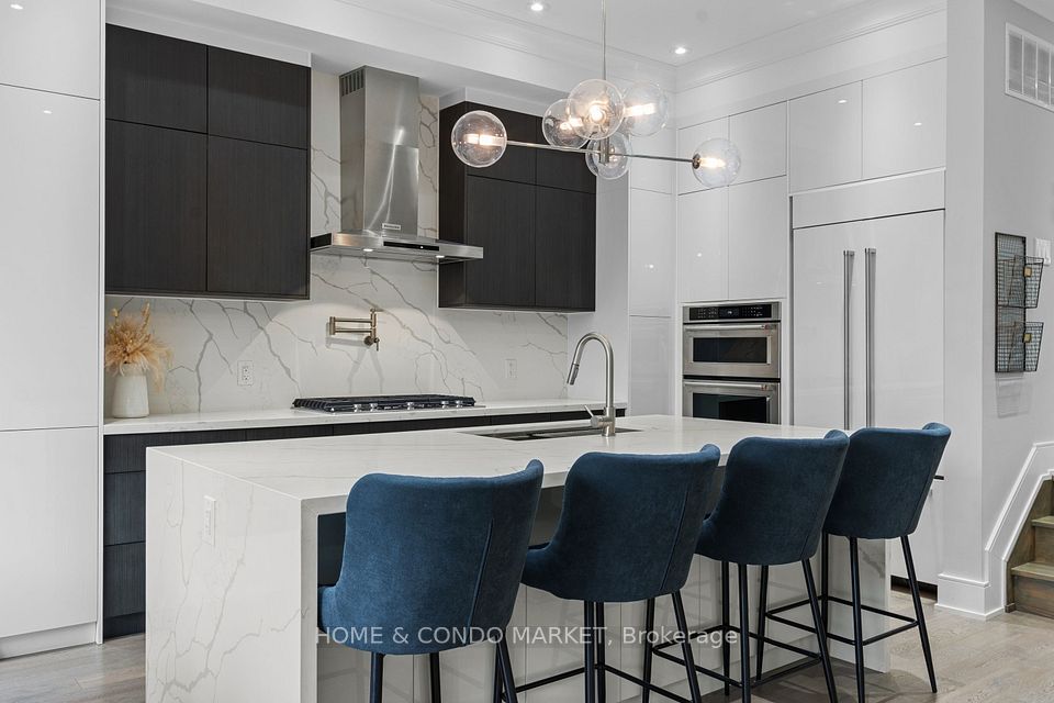 90 Gort Avenue, Toronto, ON M8W 1X4 15