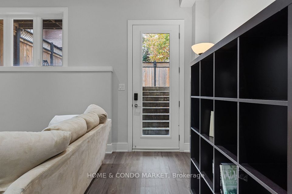 90 Gort Avenue, Toronto, ON M8W 1X4 22