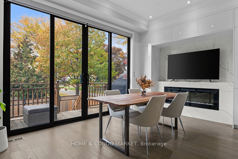 90 Gort Avenue, Toronto, ON M8W 1X4 17