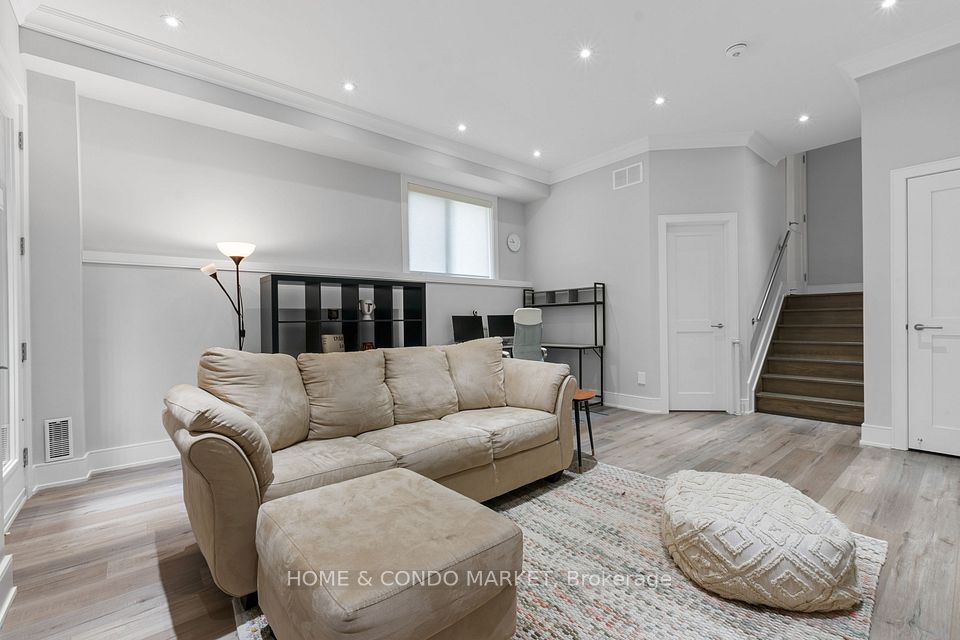 90 Gort Avenue, Toronto, ON M8W 1X4 20
