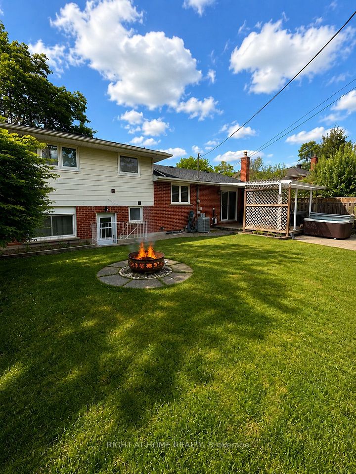 4440 Cosburn Crescent, Burlington, ON L7L 1S5 5
