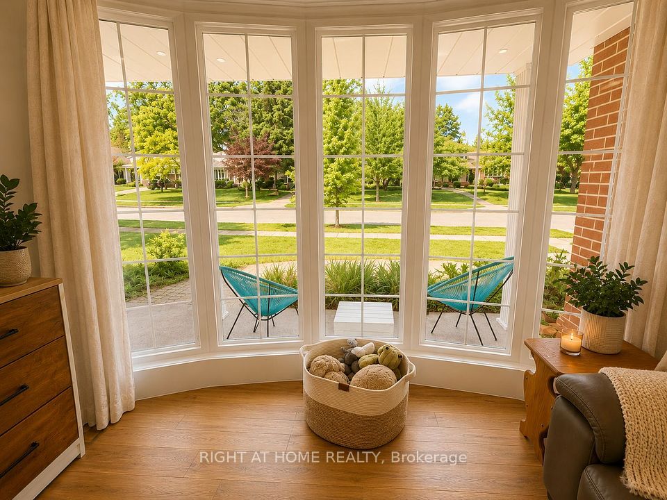 4440 Cosburn Crescent, Burlington, ON L7L 1S5 11