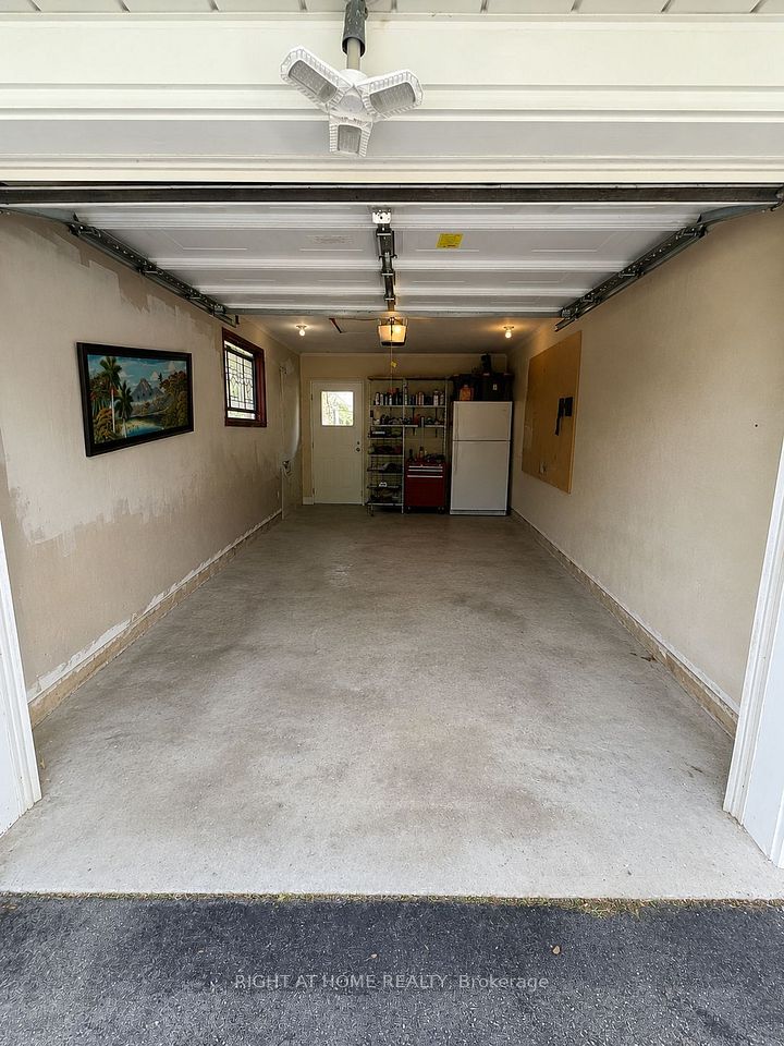 4440 Cosburn Crescent, Burlington, ON L7L 1S5 25