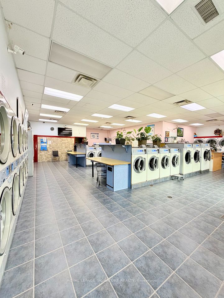 306 Kerr Street, Oakville, ON L6K 3B5