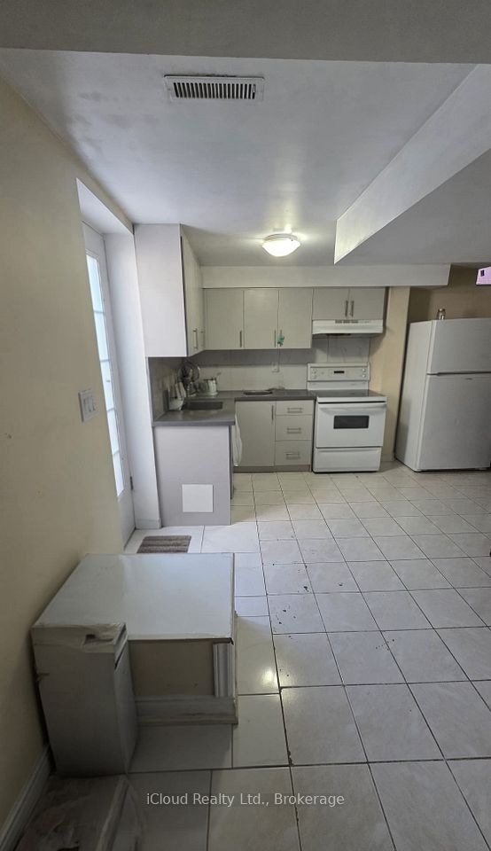 5 Flatlands Way, Brampton, ON L6R 2B5 6