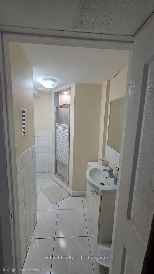 5 Flatlands Way, Brampton, ON L6R 2B5 2