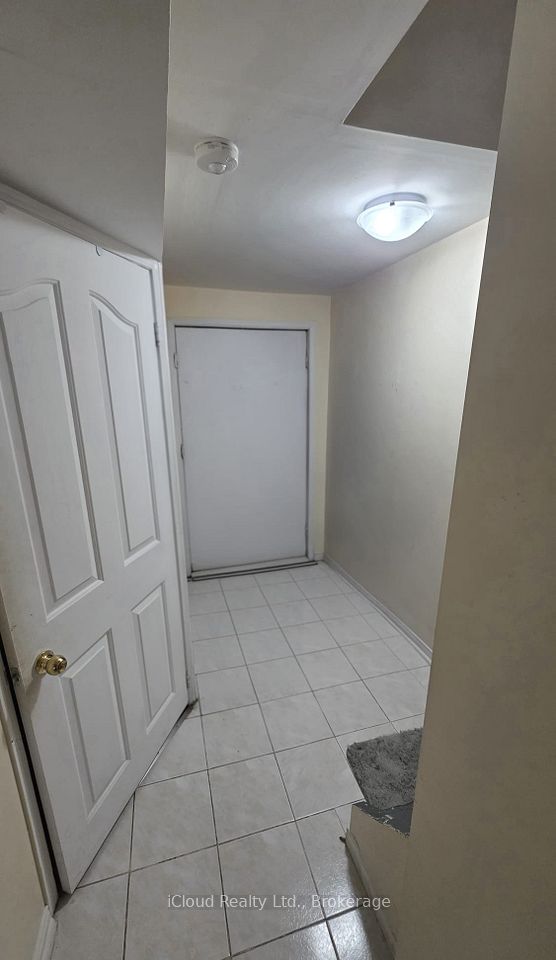5 Flatlands Way, Brampton, ON L6R 2B5 9