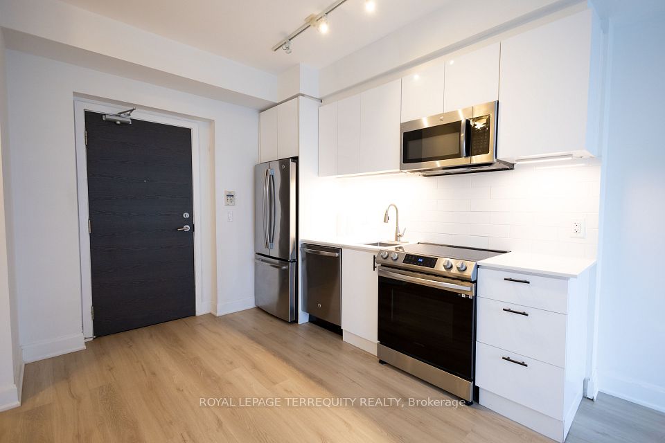 33 Shore Breeze Drive 3006, Toronto, ON M8V 0G1 3