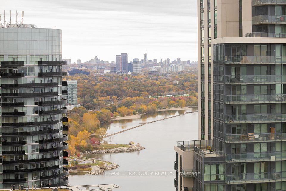 33 Shore Breeze Drive 3006, Toronto, ON M8V 0G1 9