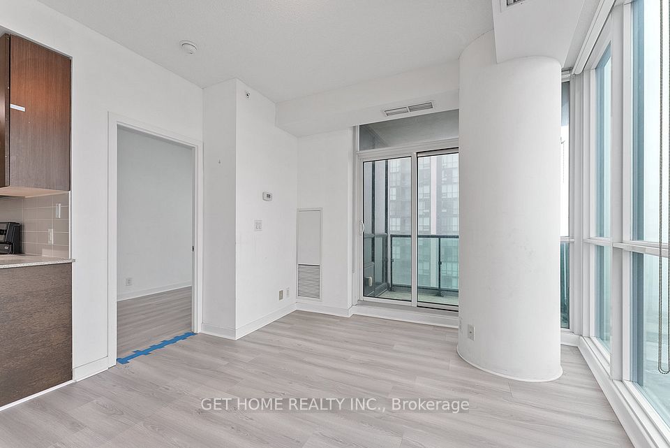 3985 Grand Park Drive 2005, Mississauga, ON L5B 0H8 13