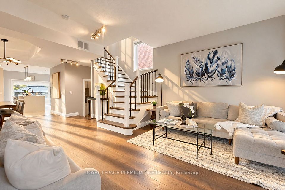 2673 Castle Hill Crescent, Oakville, ON L6H 6J1 5