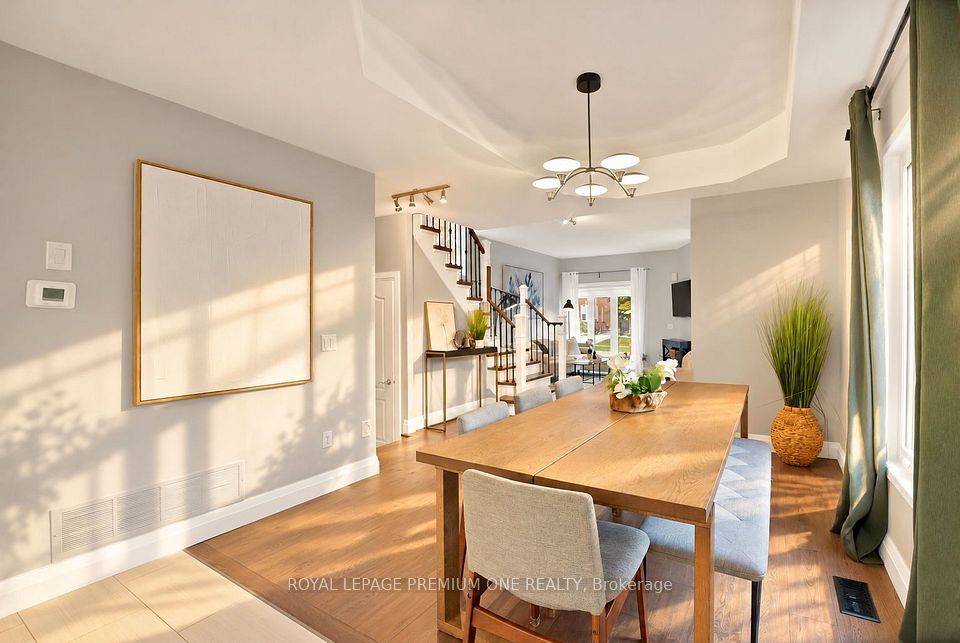 2673 Castle Hill Crescent, Oakville, ON L6H 6J1 8