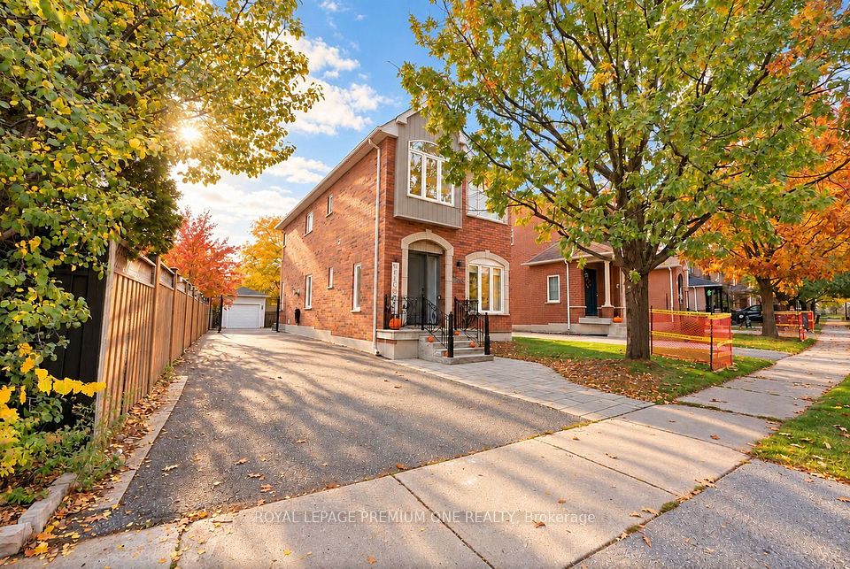Detached at 2673 Castle Hill Crescent, Oakville, ON L6H 6J1