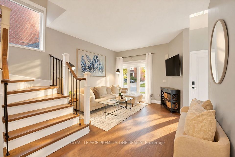 2673 Castle Hill Crescent, Oakville, ON L6H 6J1 4