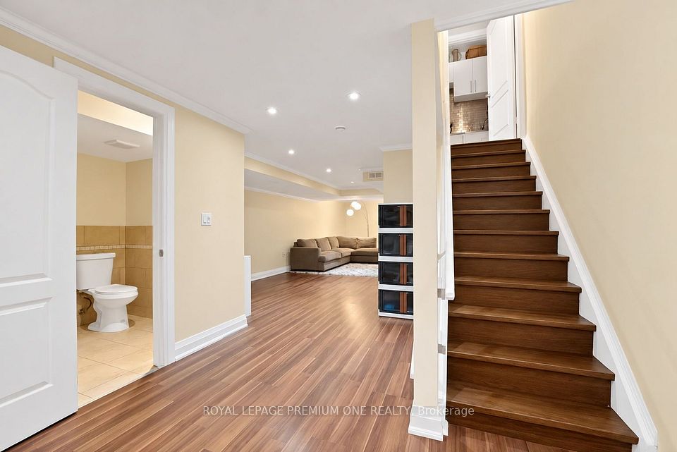 2673 Castle Hill Crescent, Oakville, ON L6H 6J1 22