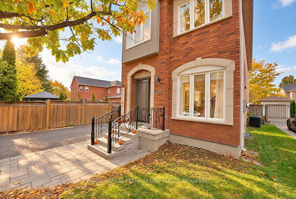2673 Castle Hill Crescent, Oakville, ON L6H 6J1 3