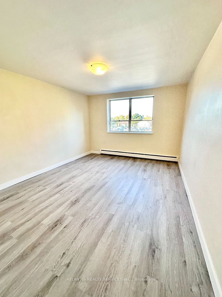 2445 Woodward Avenue 307, Burlington, ON L7R 1V3 5