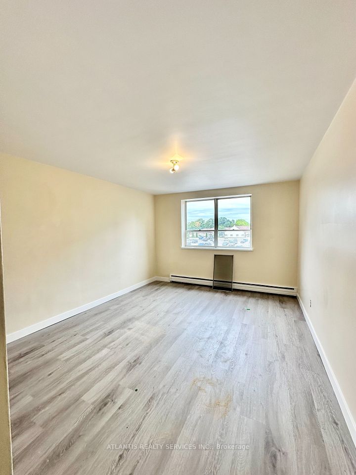 2445 Woodward Avenue 307, Burlington, ON L7R 1V3 6