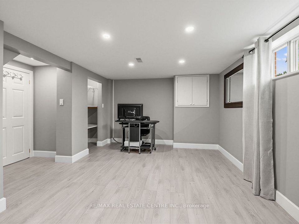 2475 Brookhurst Road, Mississauga, ON L5J 1R4 25
