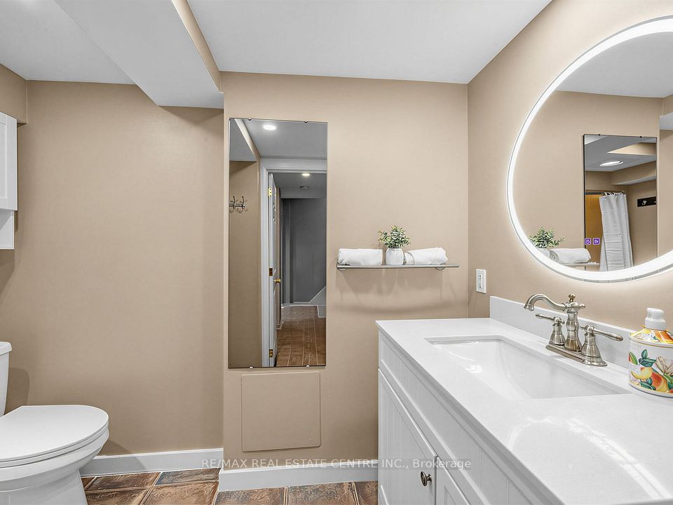 2475 Brookhurst Road, Mississauga, ON L5J 1R4 9