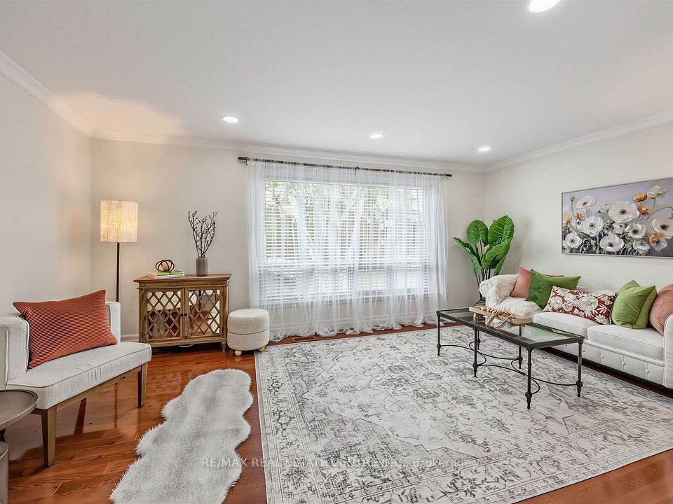 2475 Brookhurst Road, Mississauga, ON L5J 1R4 3