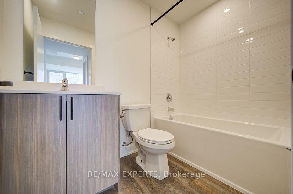 2475 Old Bronte Road 411, Oakville, ON L6M 5S7 17