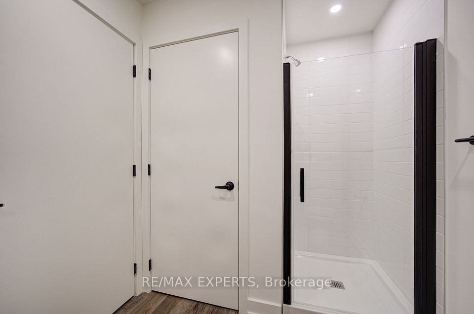 2475 Old Bronte Road 411, Oakville, ON L6M 5S7 25