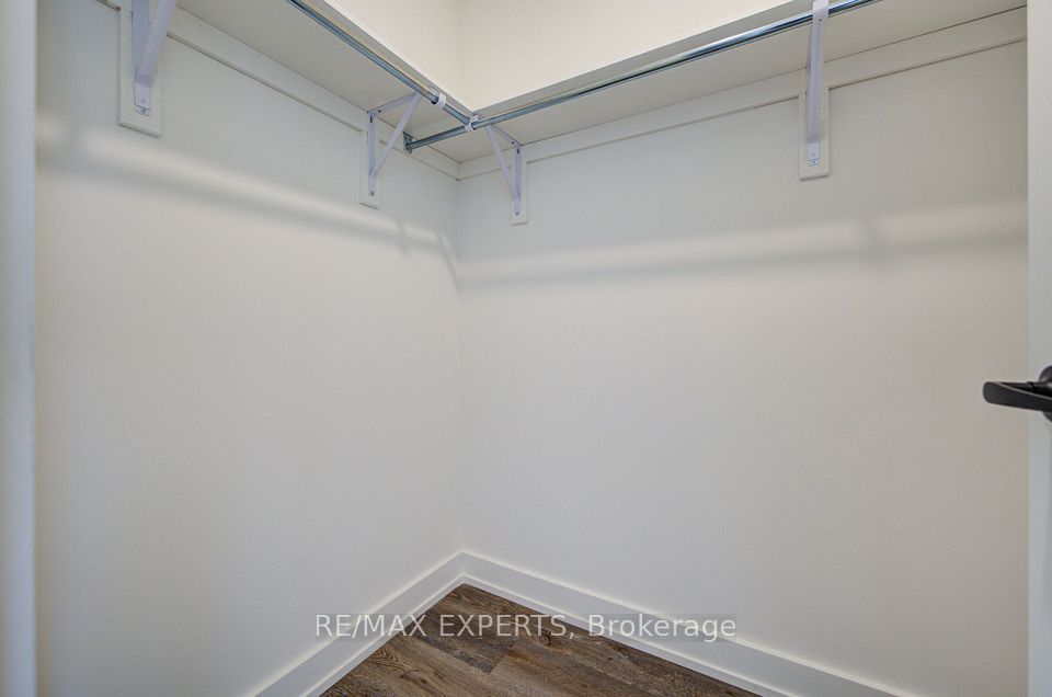 2475 Old Bronte Road 411, Oakville, ON L6M 5S7 16