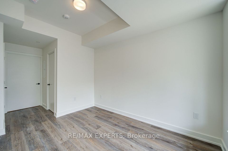 2475 Old Bronte Road 411, Oakville, ON L6M 5S7 23