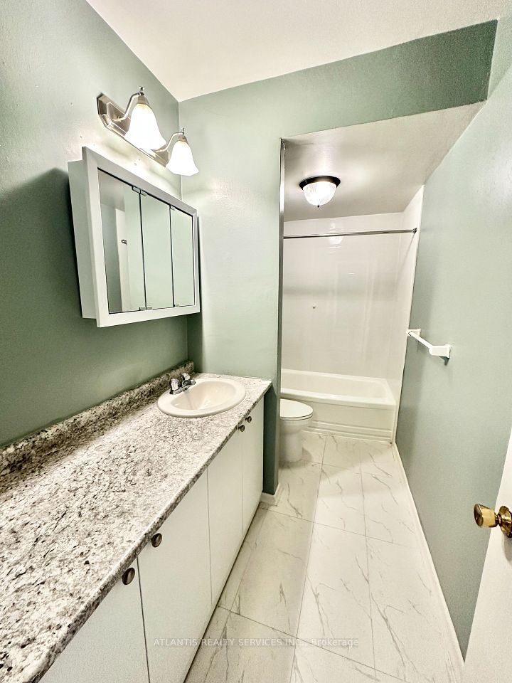 2445 Woodward Avenue 503, Burlington, ON L7R 1V3 5
