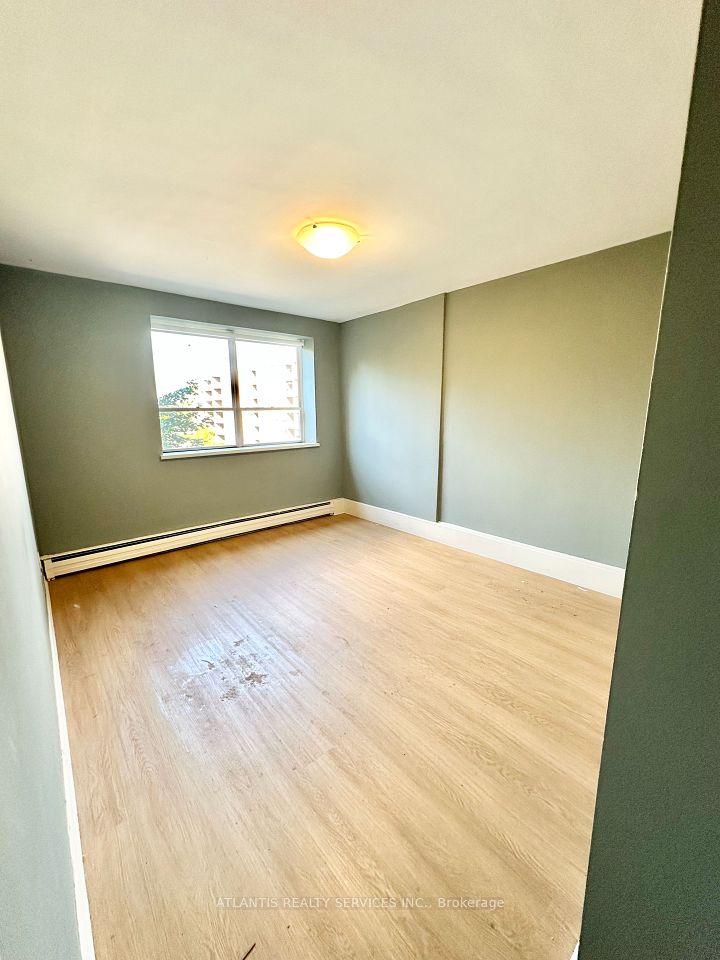 2445 Woodward Avenue 503, Burlington, ON L7R 1V3 6