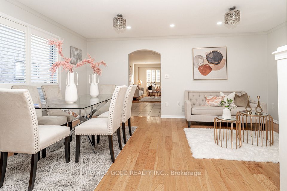 34 Jingle Crescent, Brampton, ON L6S 0B2 7
