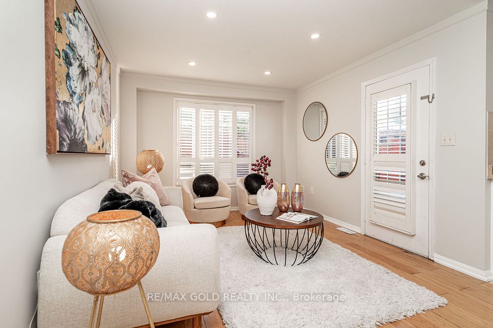 34 Jingle Crescent, Brampton, ON L6S 0B2 19