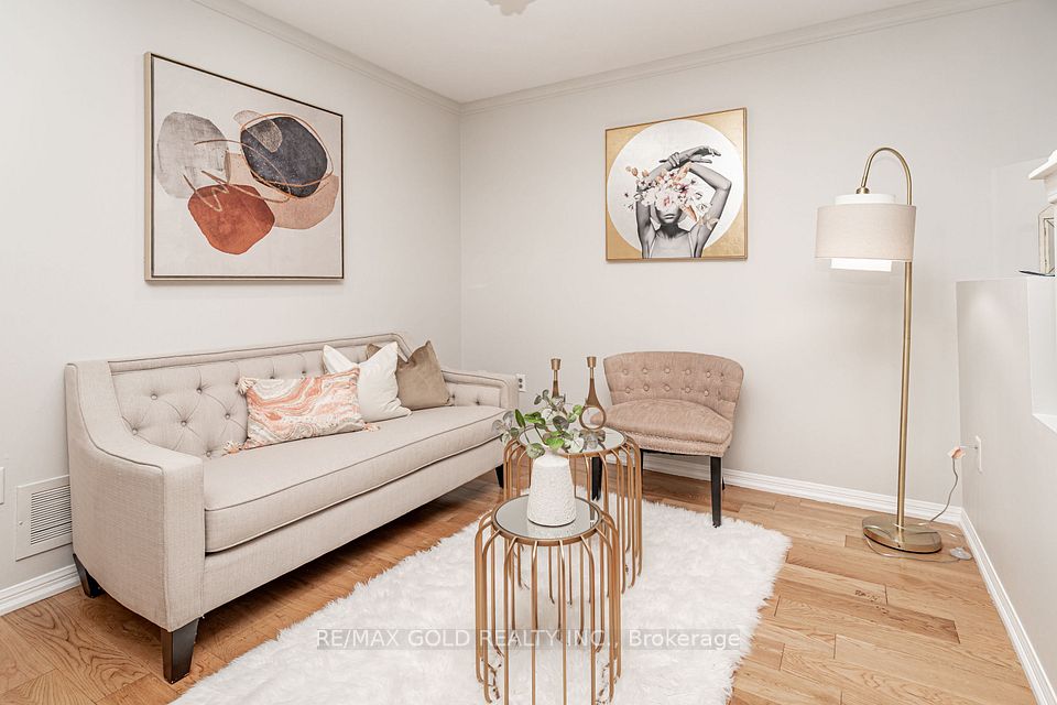 34 Jingle Crescent, Brampton, ON L6S 0B2 9