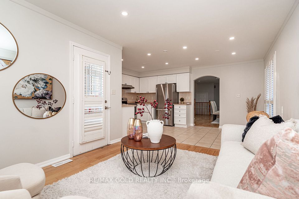 34 Jingle Crescent, Brampton, ON L6S 0B2 21